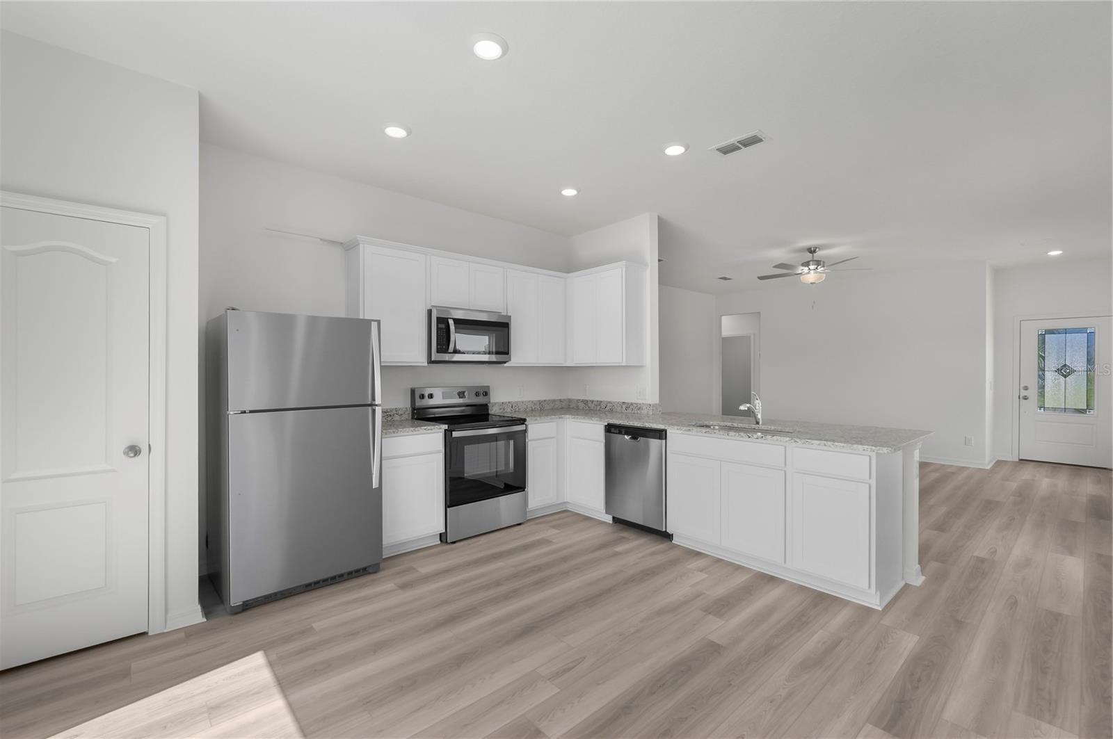 Image 7 of 22 For 3708 Bergamot Street