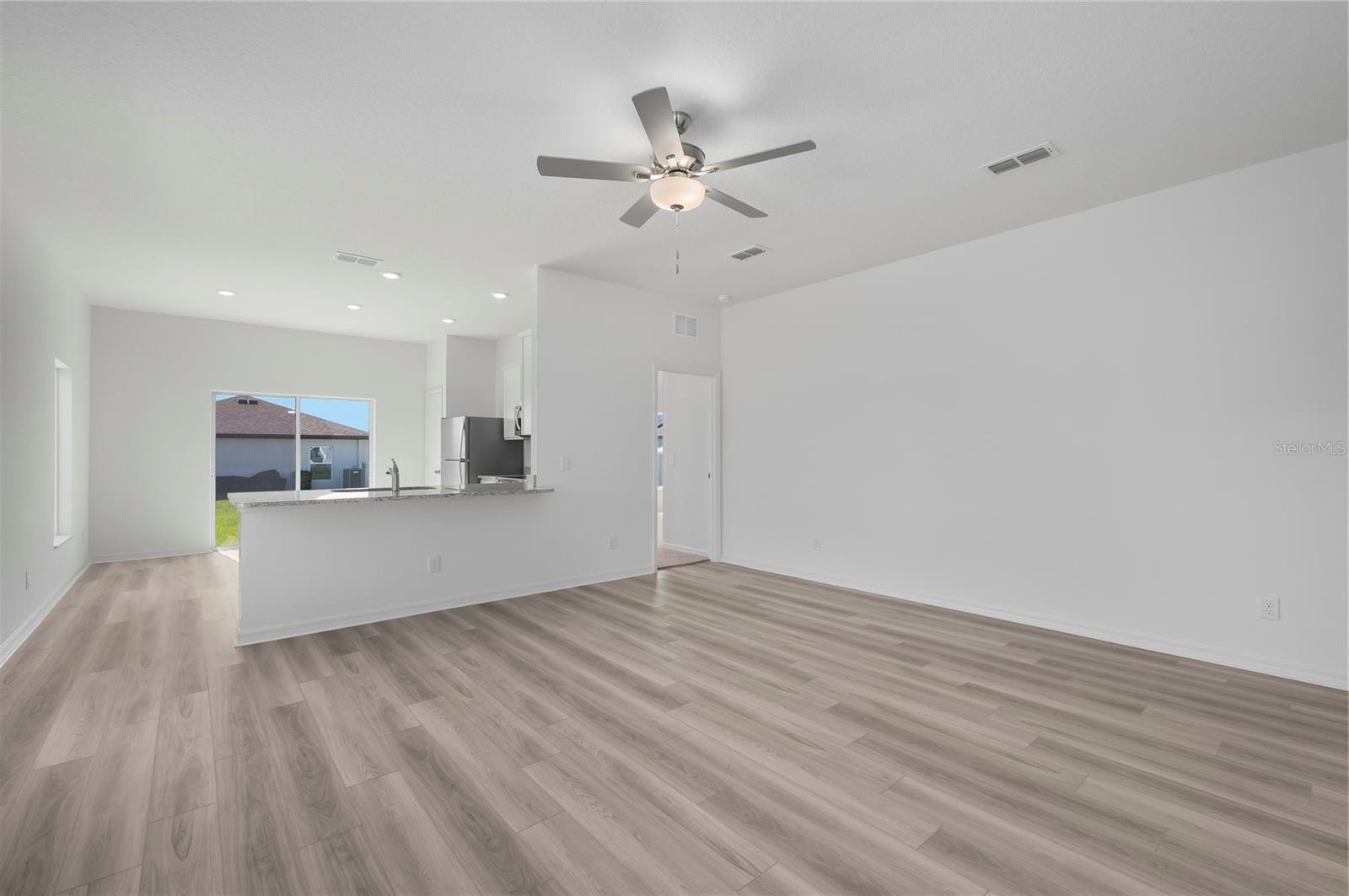 Image 9 of 22 For 3708 Bergamot Street