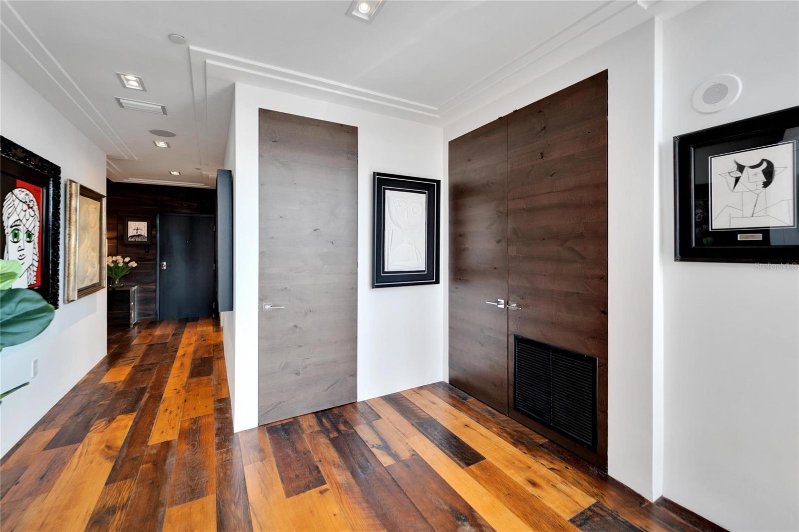 Image 16 of 90 For 226 5th Avenue N 1406