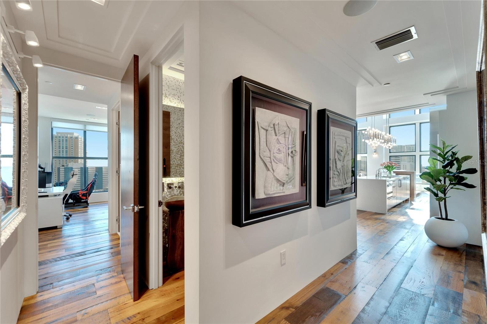 Image 17 of 90 For 226 5th Avenue N 1406
