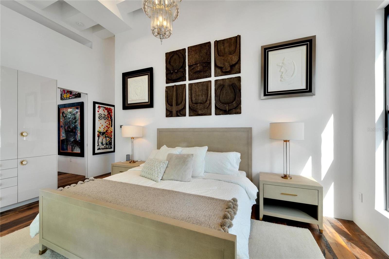Image 37 of 90 For 226 5th Avenue N 1406