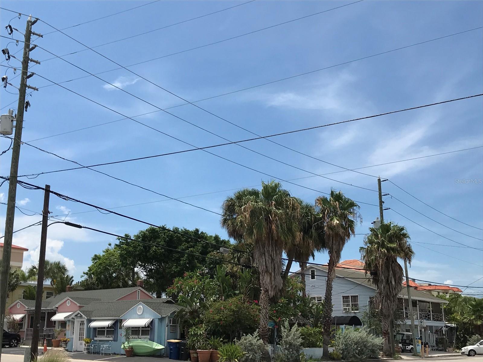 Image 2 of 7 For 628 Mandalay Avenue