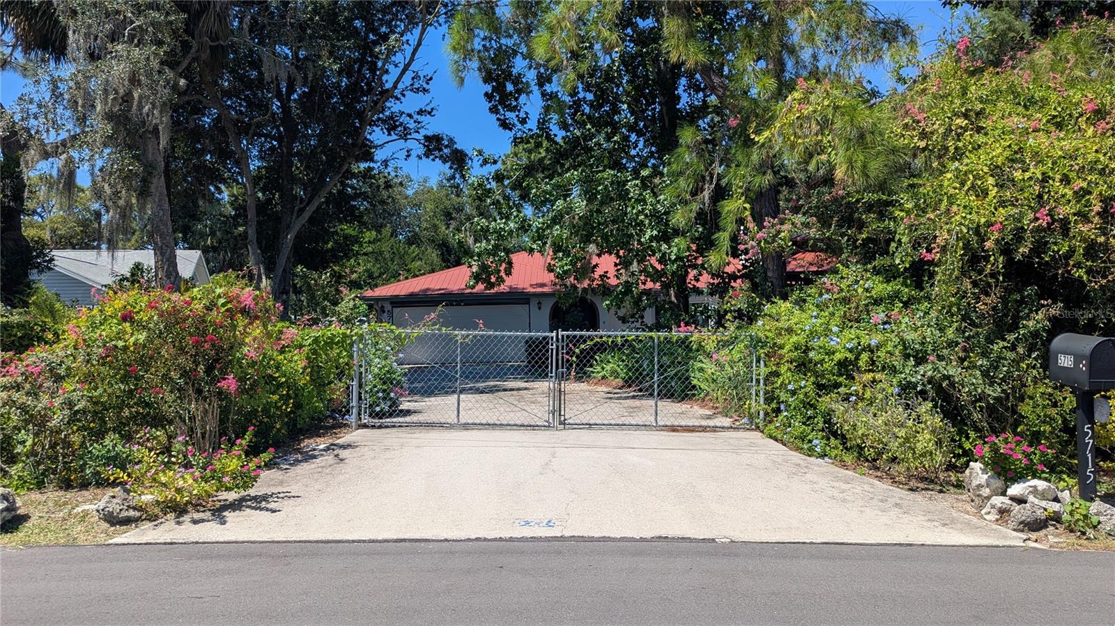 Image 39 of 41 For 5715 Paul Bryant Drive