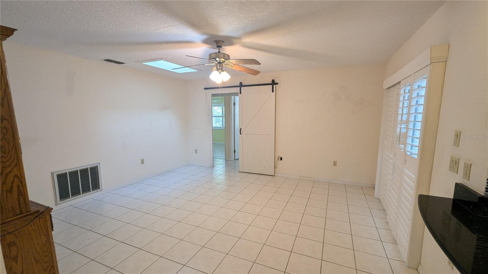 Image 4 of 41 For 5715 Paul Bryant Drive