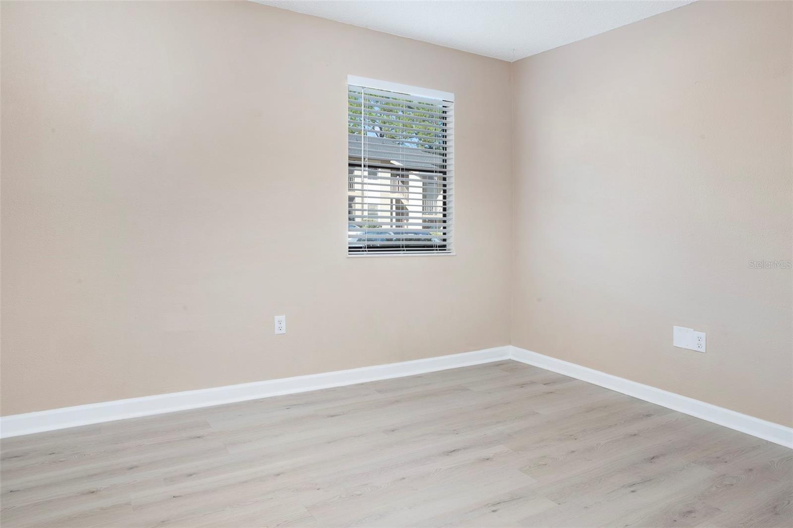 Image 18 of 27 For 10160 Sailwinds Boulevard S 104