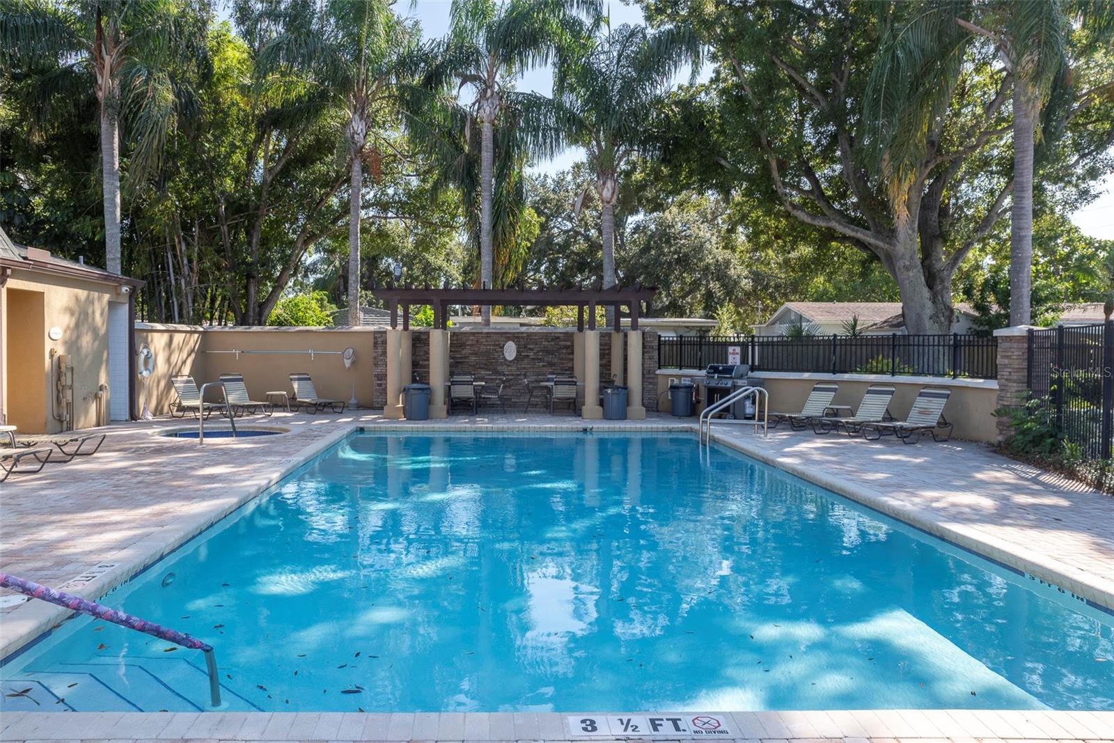 Image 24 of 27 For 10160 Sailwinds Boulevard S 104