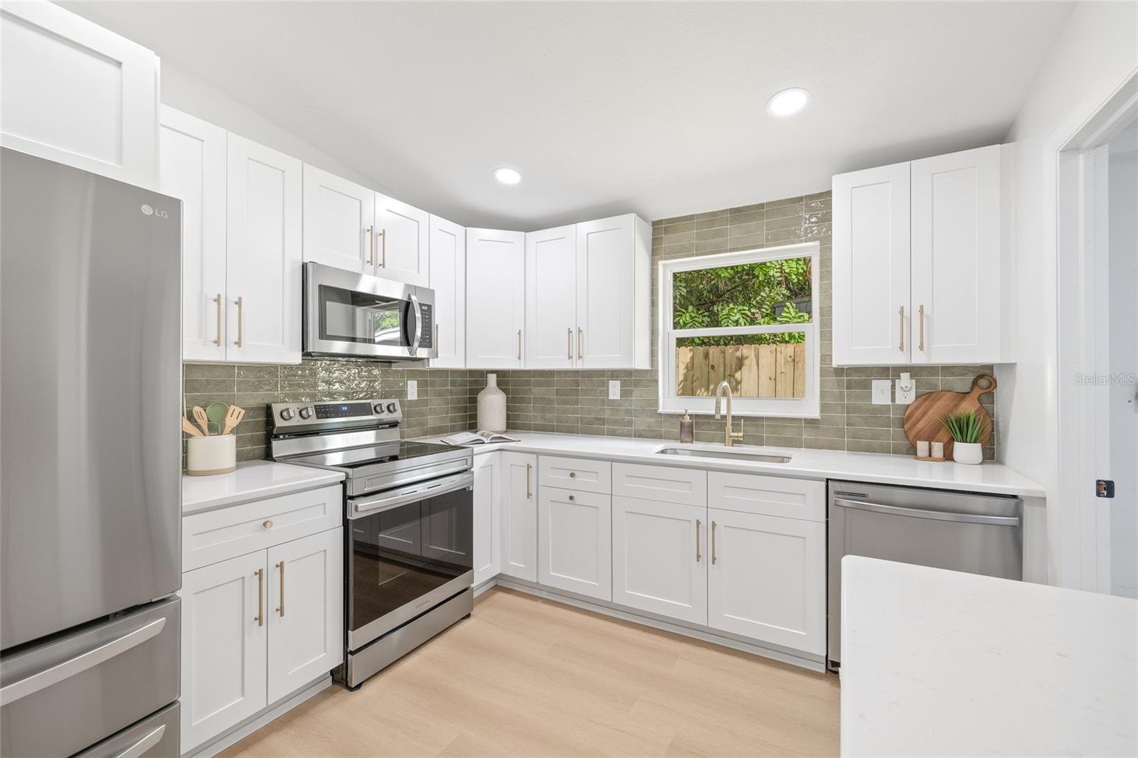 Image 9 of 35 For 8673 78th Place