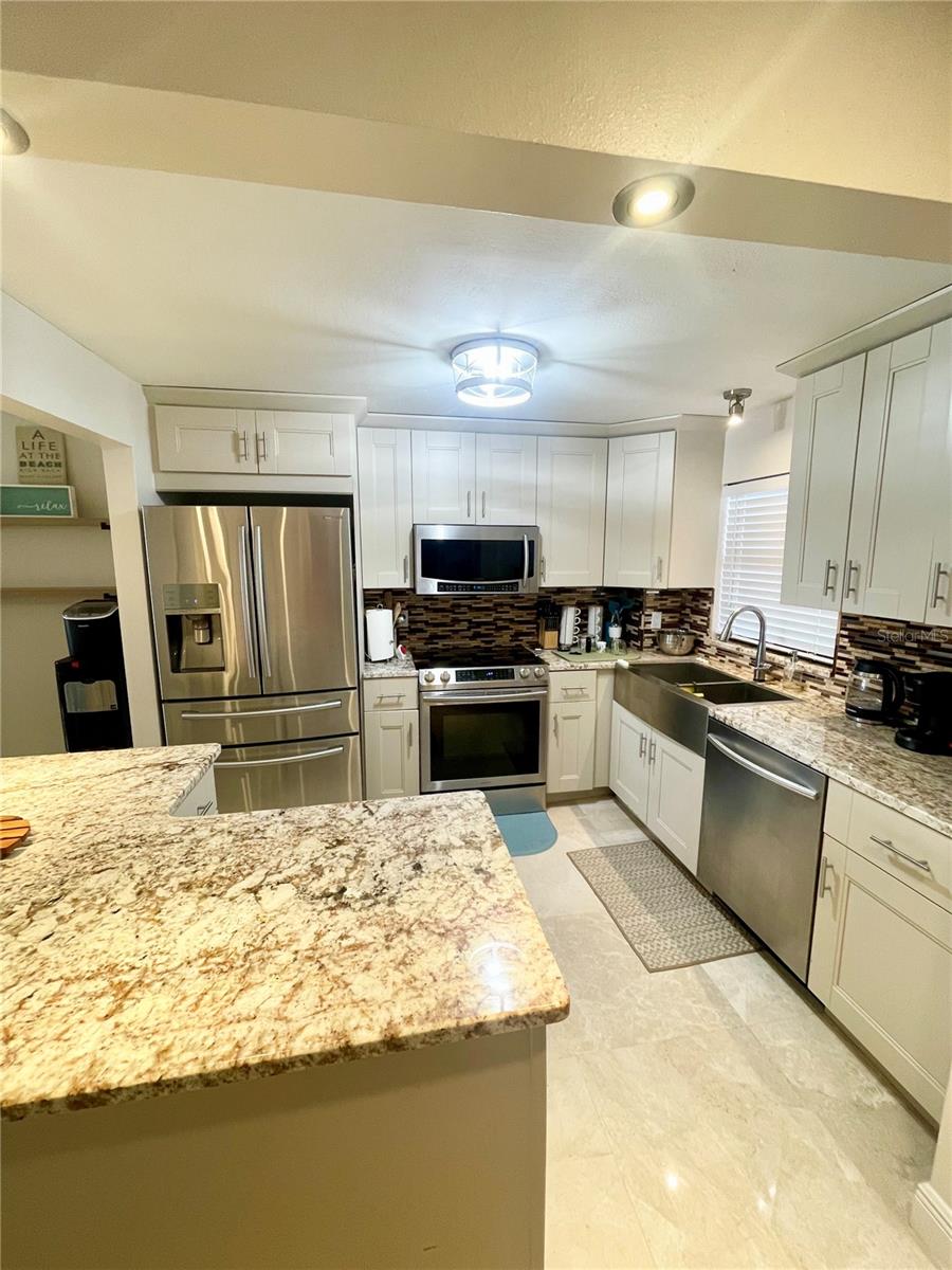 Image 4 of 15 For 1270 Gulf Boulevard 406