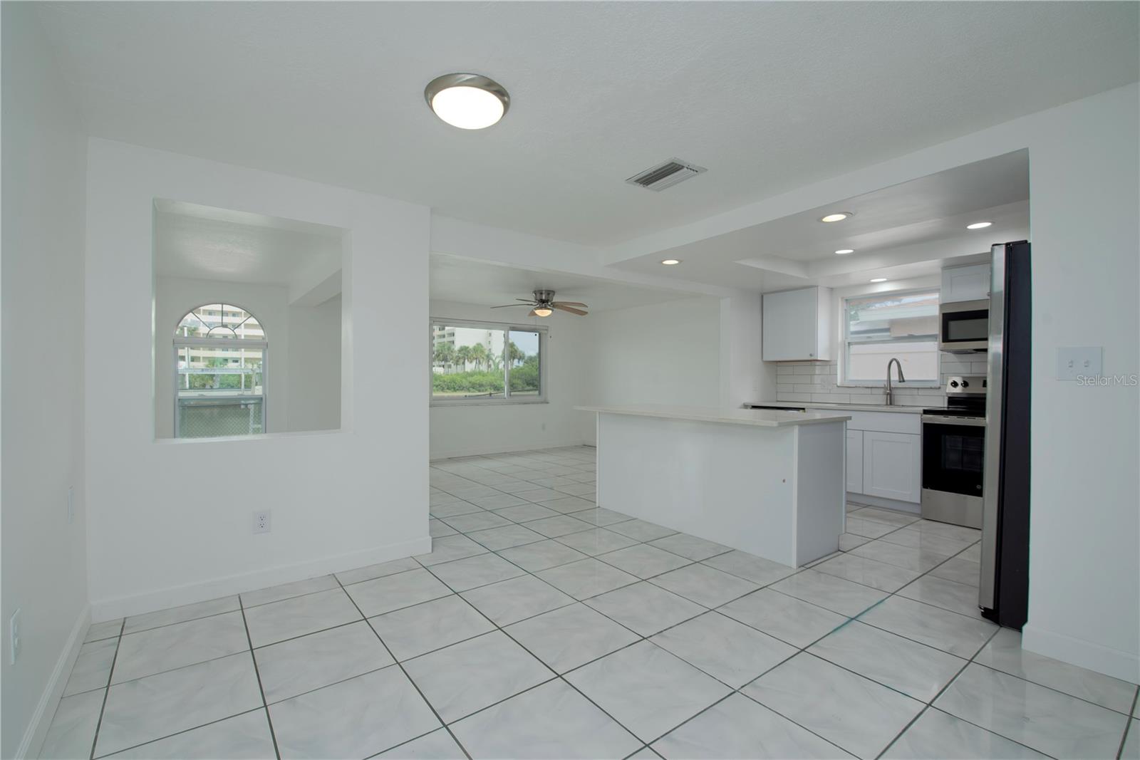 Image 11 of 44 For 6013 Beverly Drive