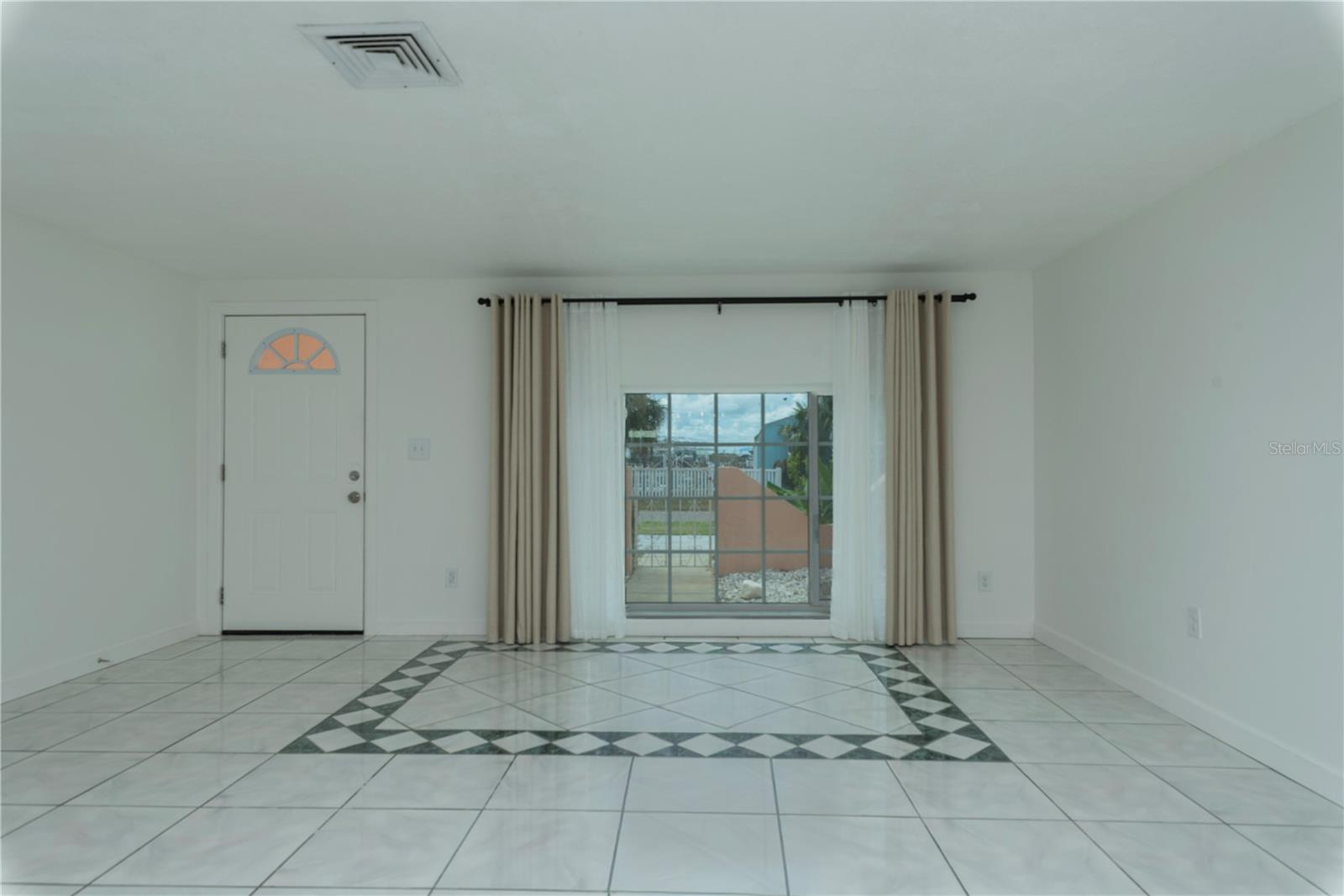 Image 14 of 44 For 6013 Beverly Drive