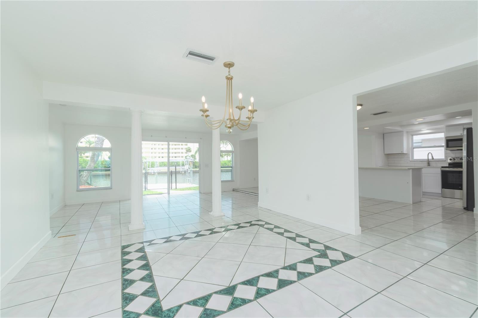 Image 15 of 44 For 6013 Beverly Drive