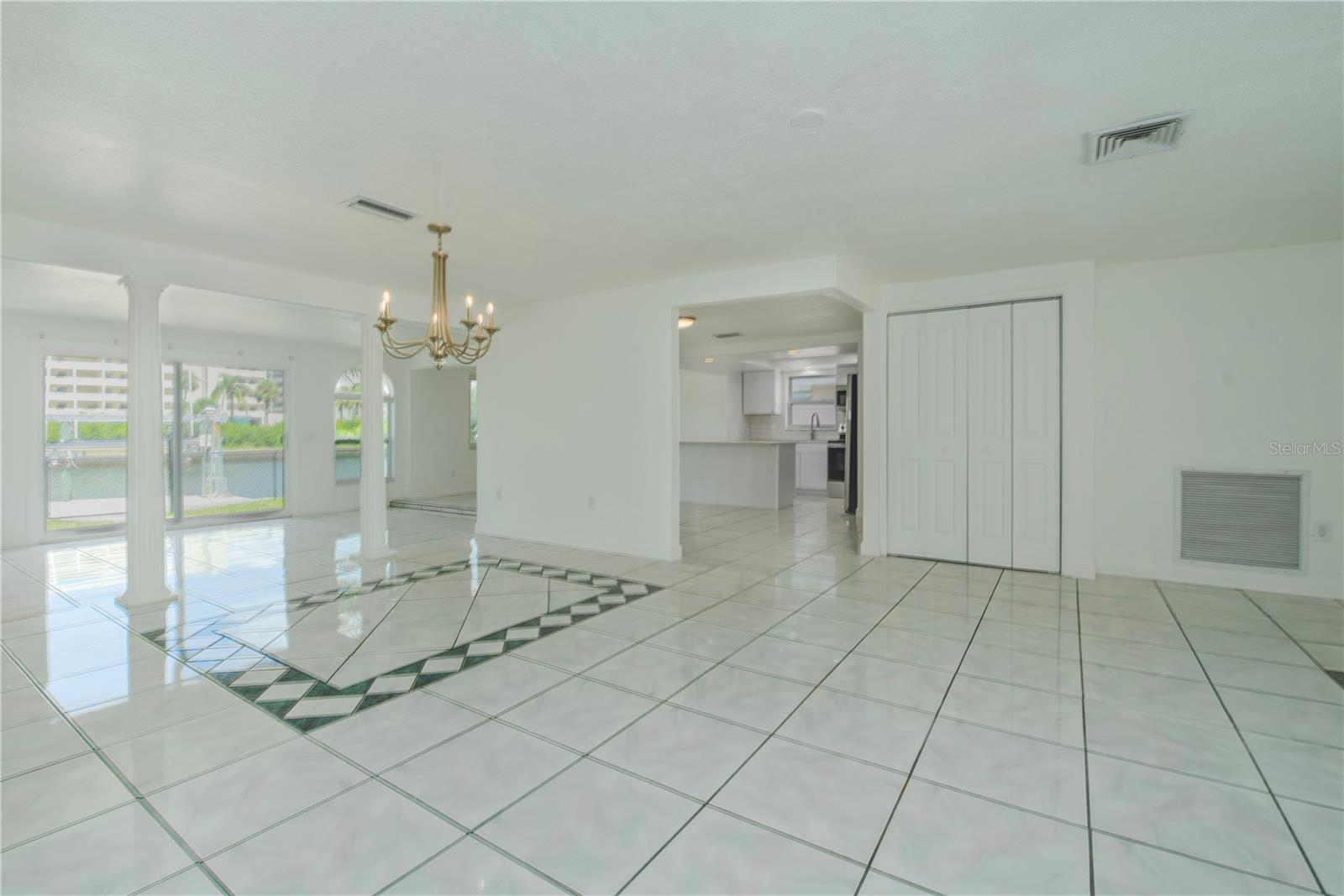 Image 16 of 44 For 6013 Beverly Drive