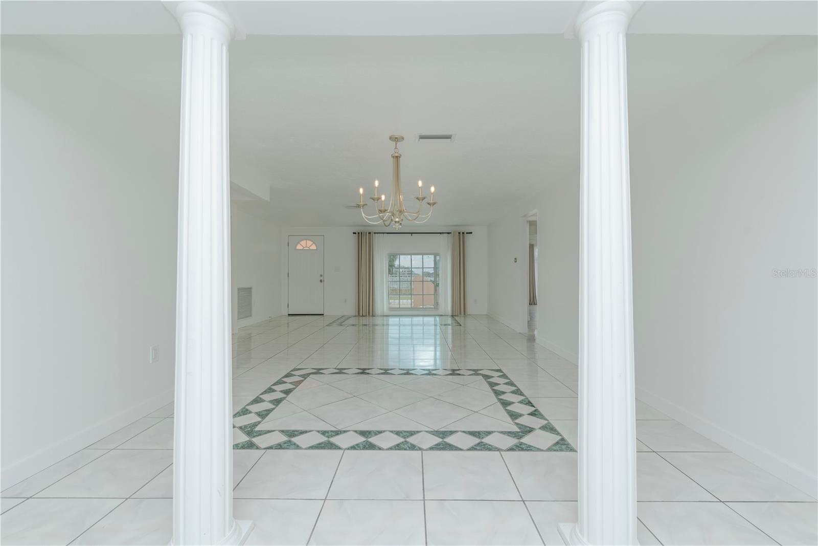 Image 18 of 44 For 6013 Beverly Drive