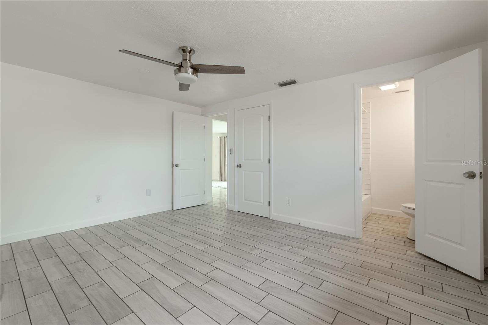 Image 19 of 44 For 6013 Beverly Drive