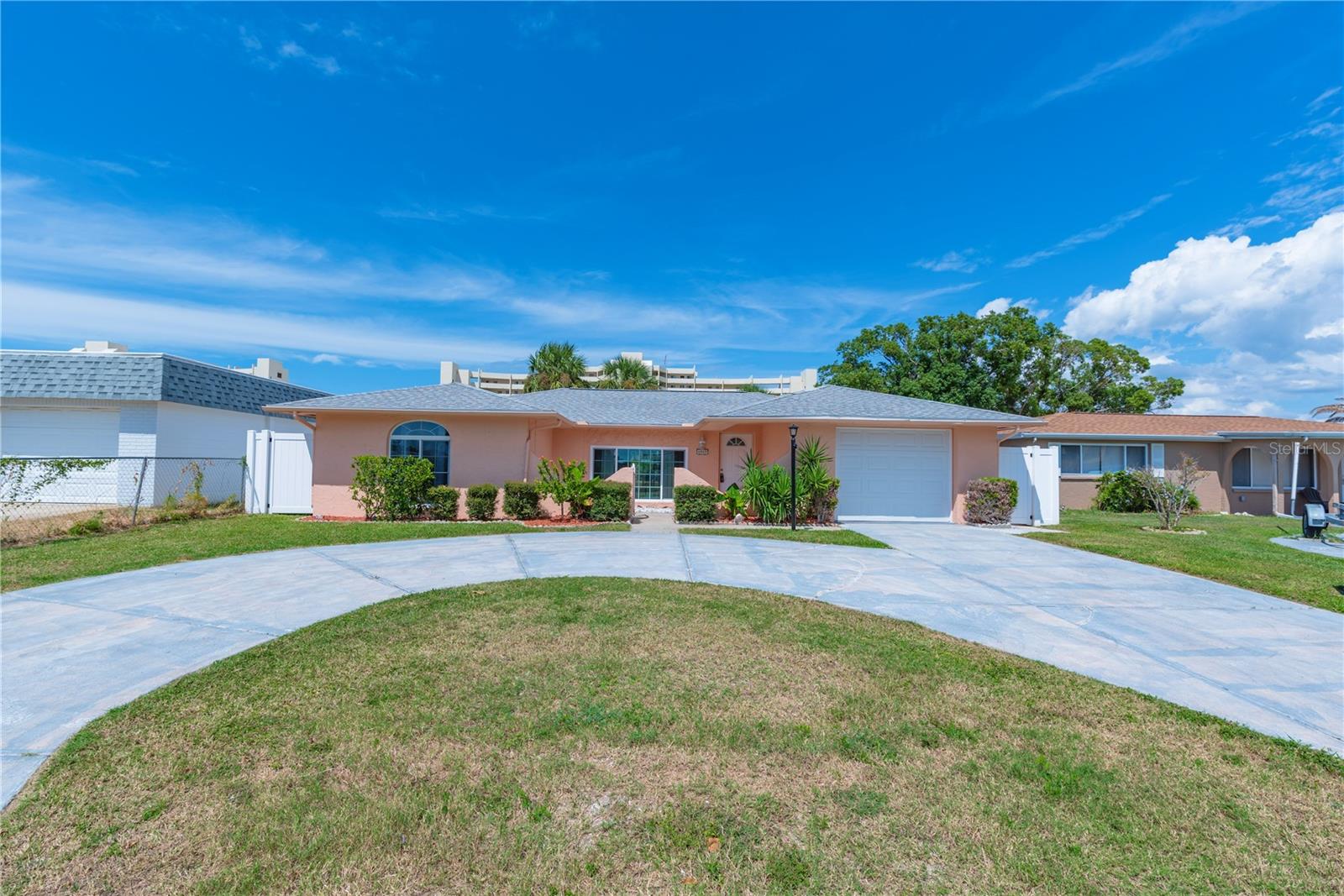 Image 2 of 44 For 6013 Beverly Drive