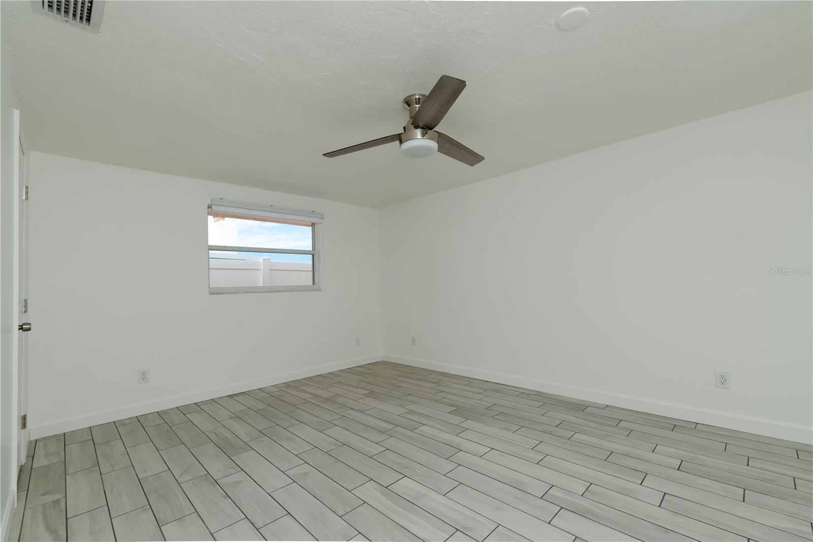 Image 20 of 44 For 6013 Beverly Drive