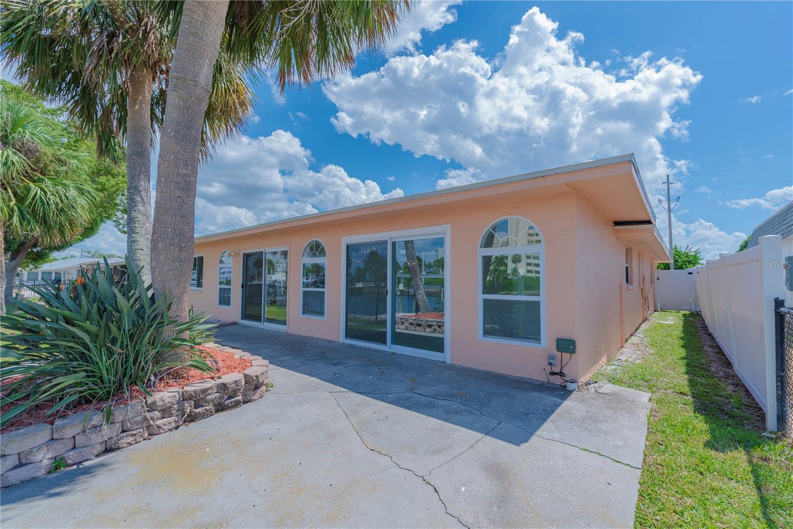 Image 32 of 44 For 6013 Beverly Drive