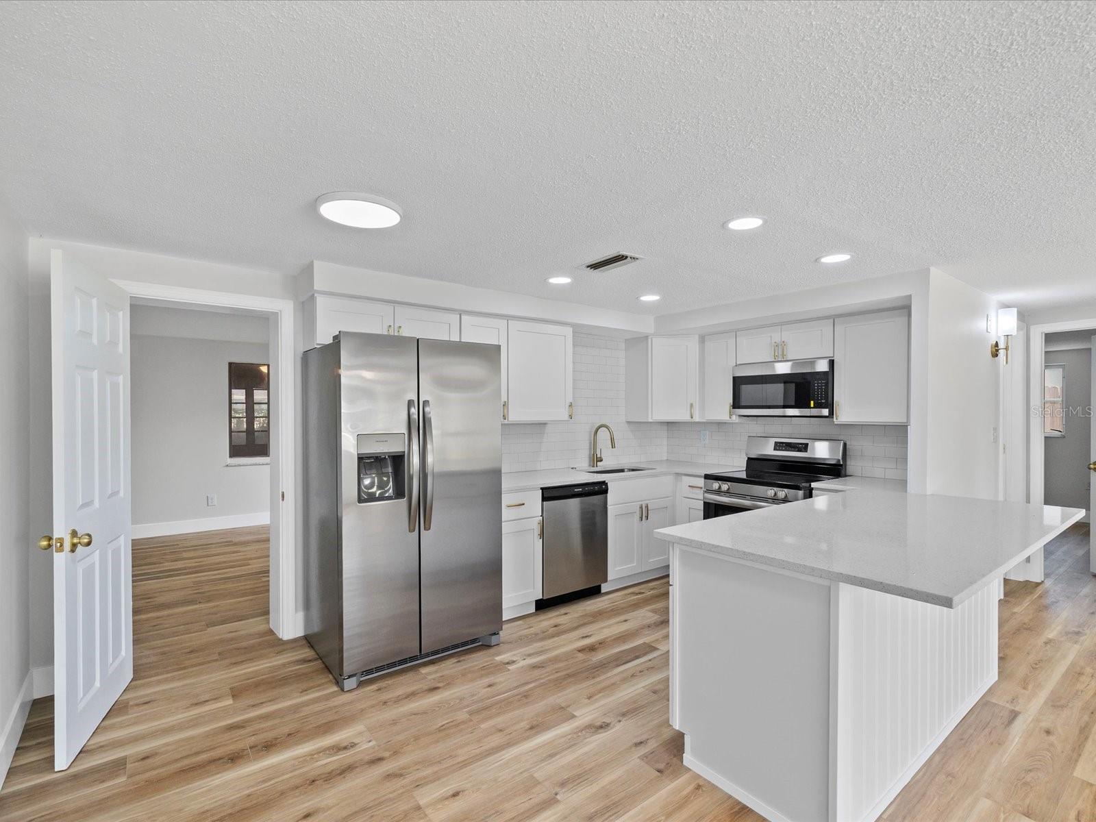 Image 10 of 36 For 7405 Country Club Drive
