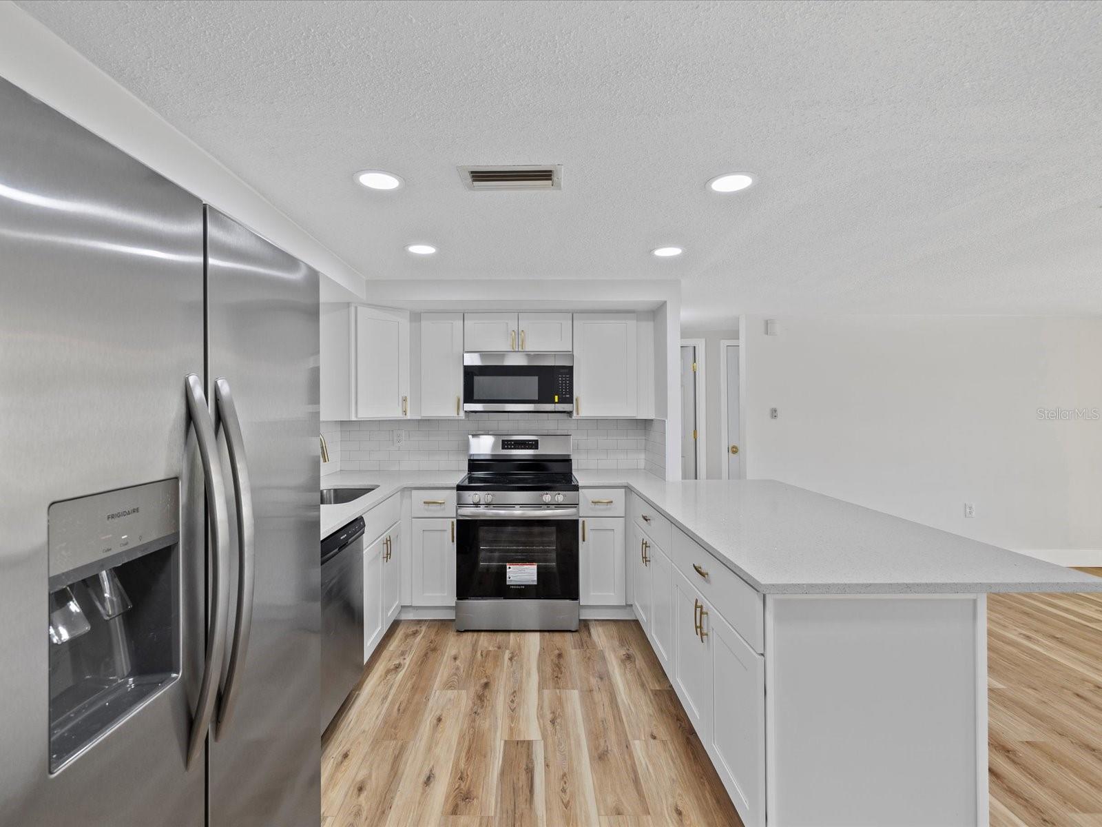Image 11 of 36 For 7405 Country Club Drive