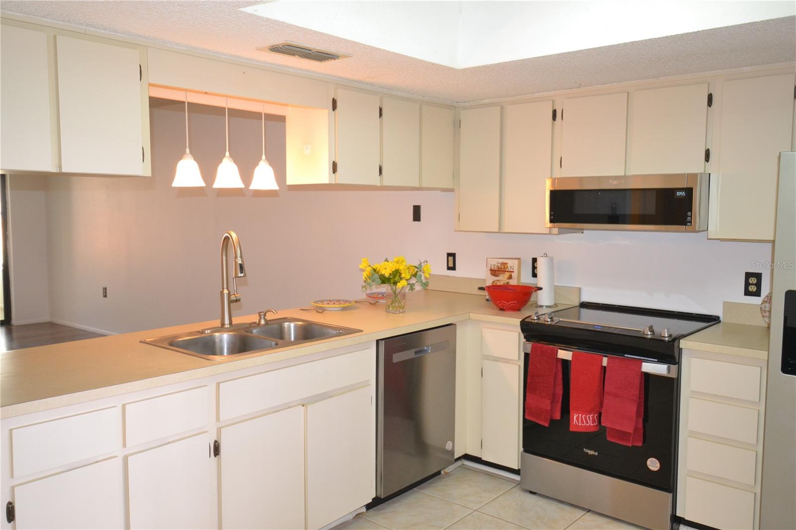 Image 2 of 40 For 7331 Greystone Drive