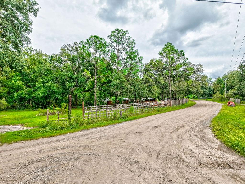 Image 4 of 18 For Countryland Drive