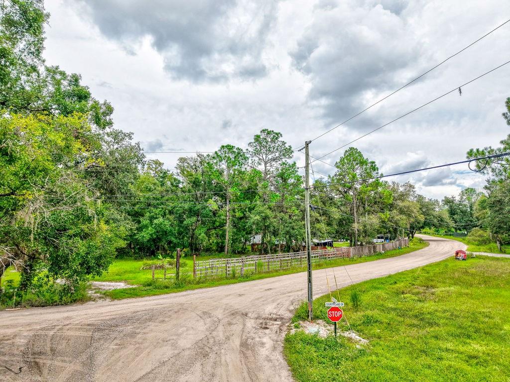 Image 5 of 18 For Countryland Drive