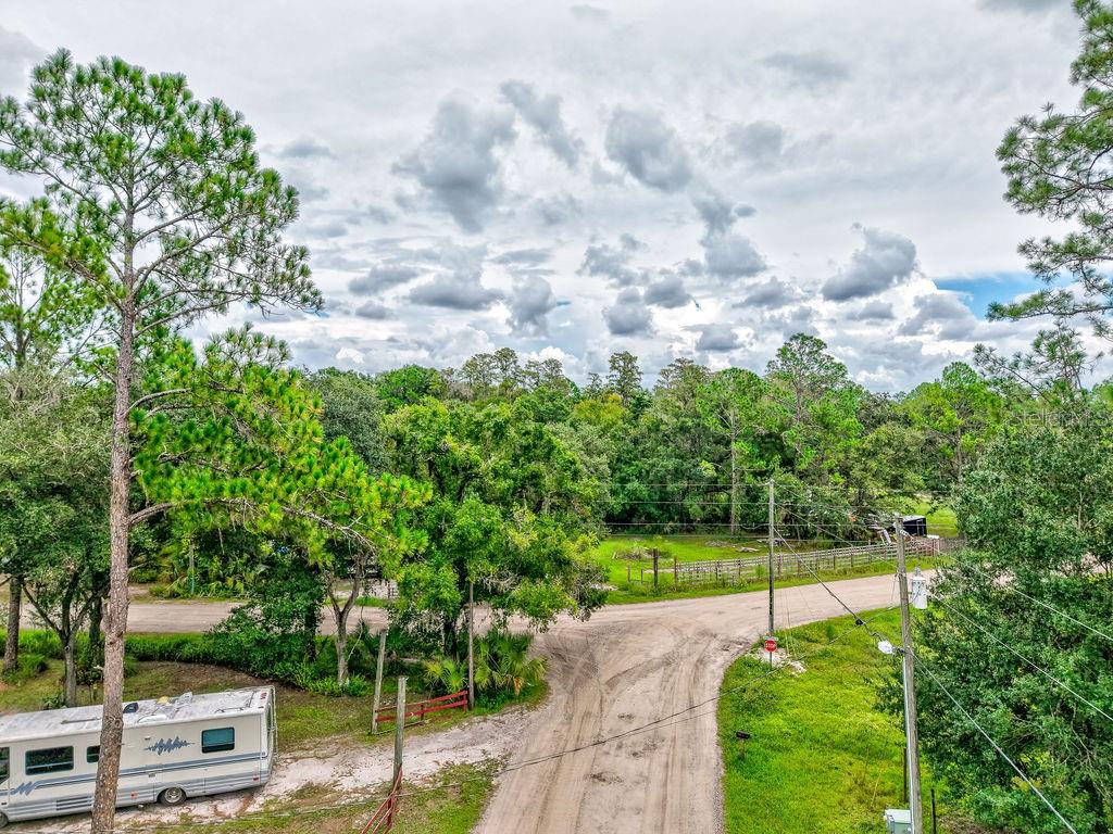 Image 7 of 18 For Countryland Drive
