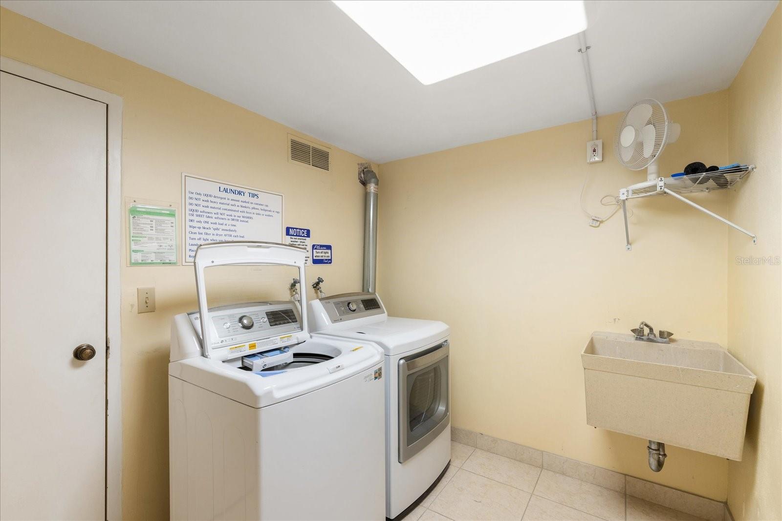 Image 27 of 36 For 4900 Brittany Drive S 706