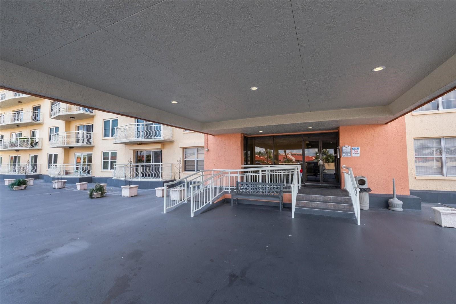 Image 3 of 36 For 4900 Brittany Drive S 706