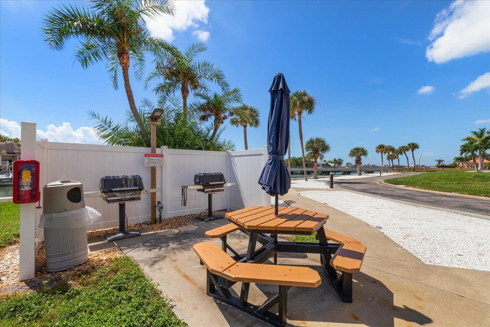 Image 30 of 36 For 4900 Brittany Drive S 706