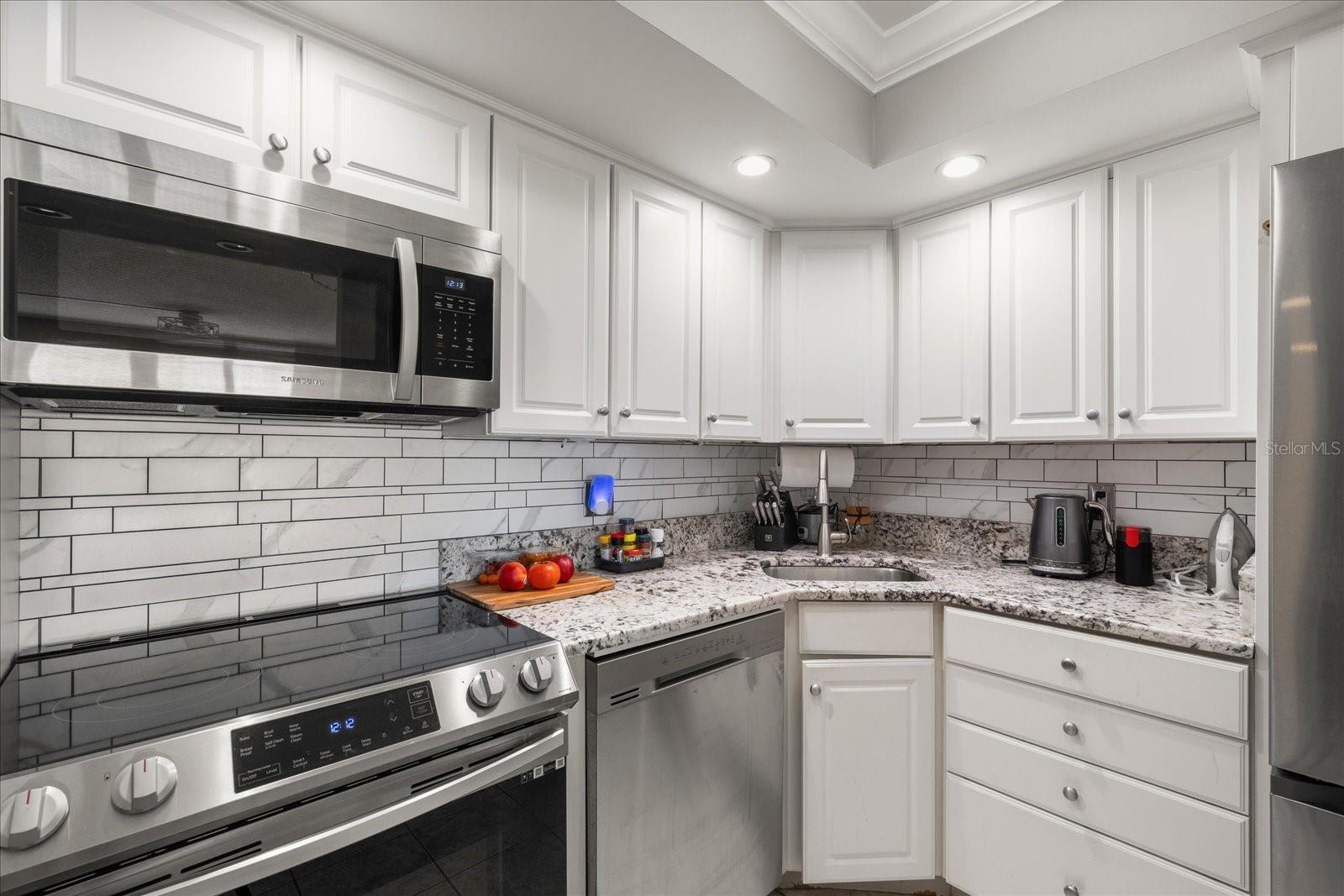 Image 9 of 36 For 4900 Brittany Drive S 706