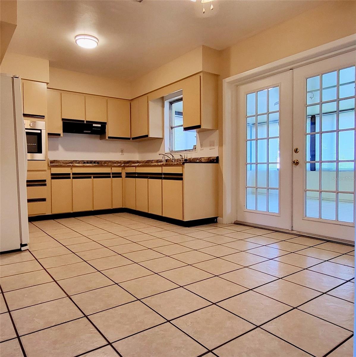 Image 2 of 14 For 7809 Lakeside Boulevard