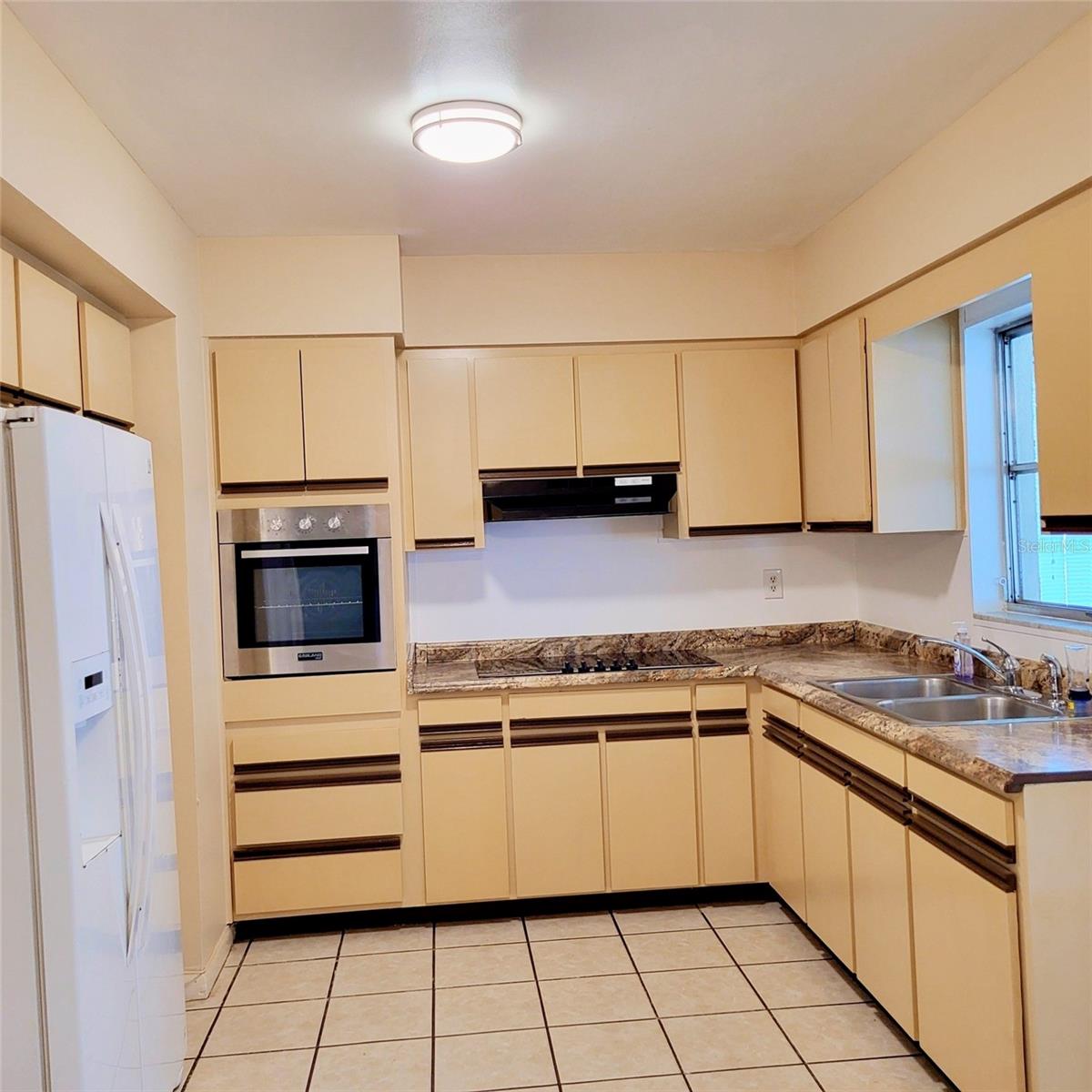 Image 3 of 14 For 7809 Lakeside Boulevard