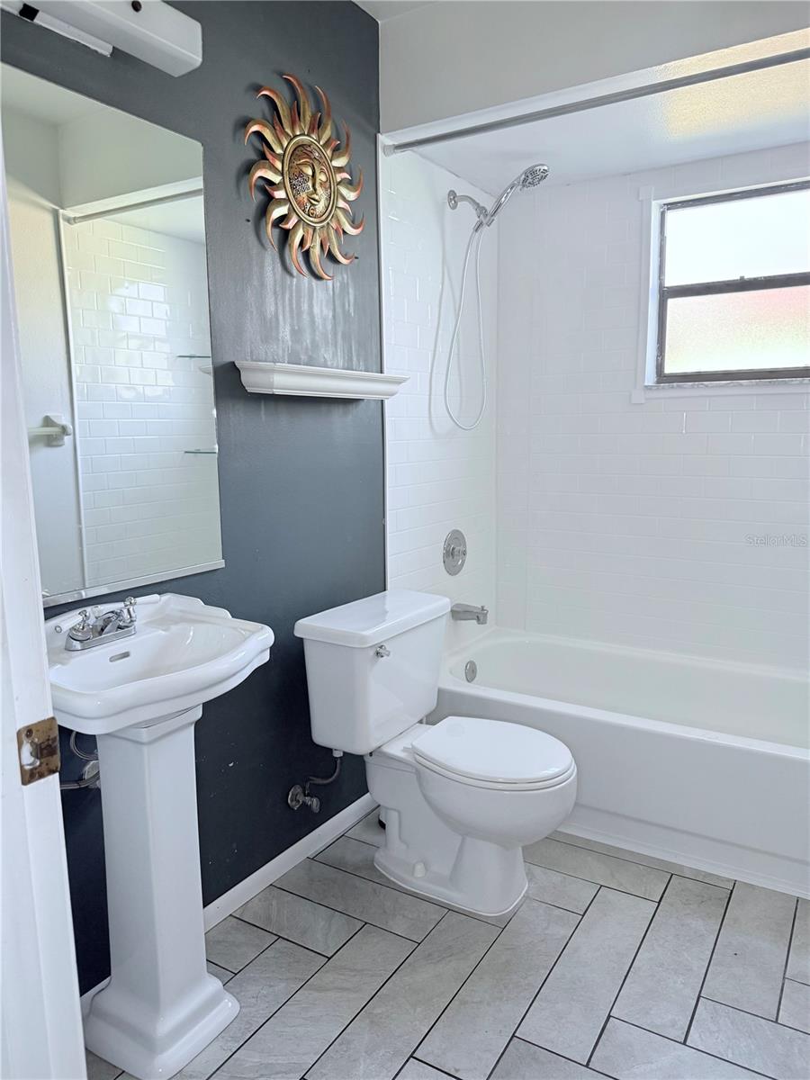 Listing photo id 10 for 8053 Deerwood Circle