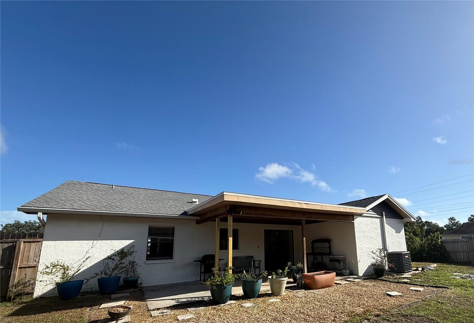 Listing photo id 12 for 8053 Deerwood Circle