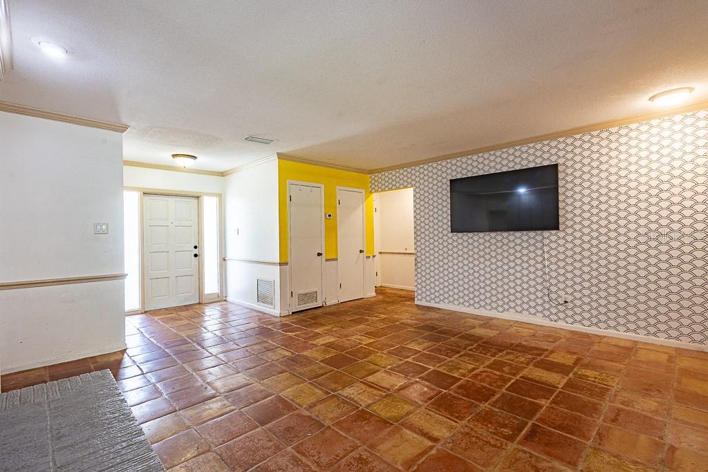 Image 23 of 70 For 107 Palm Springs Drive