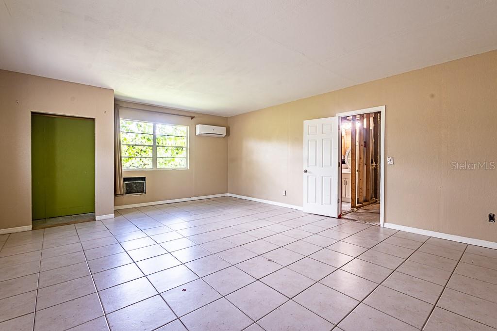 Image 26 of 70 For 107 Palm Springs Drive