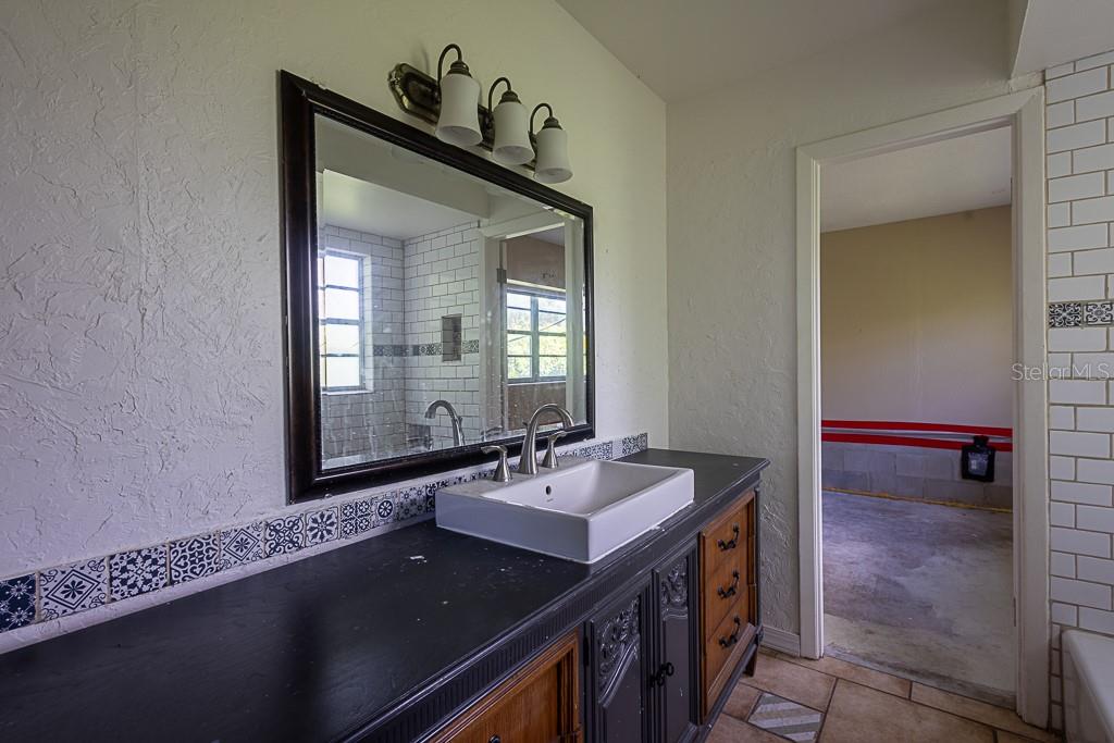 Image 34 of 70 For 107 Palm Springs Drive
