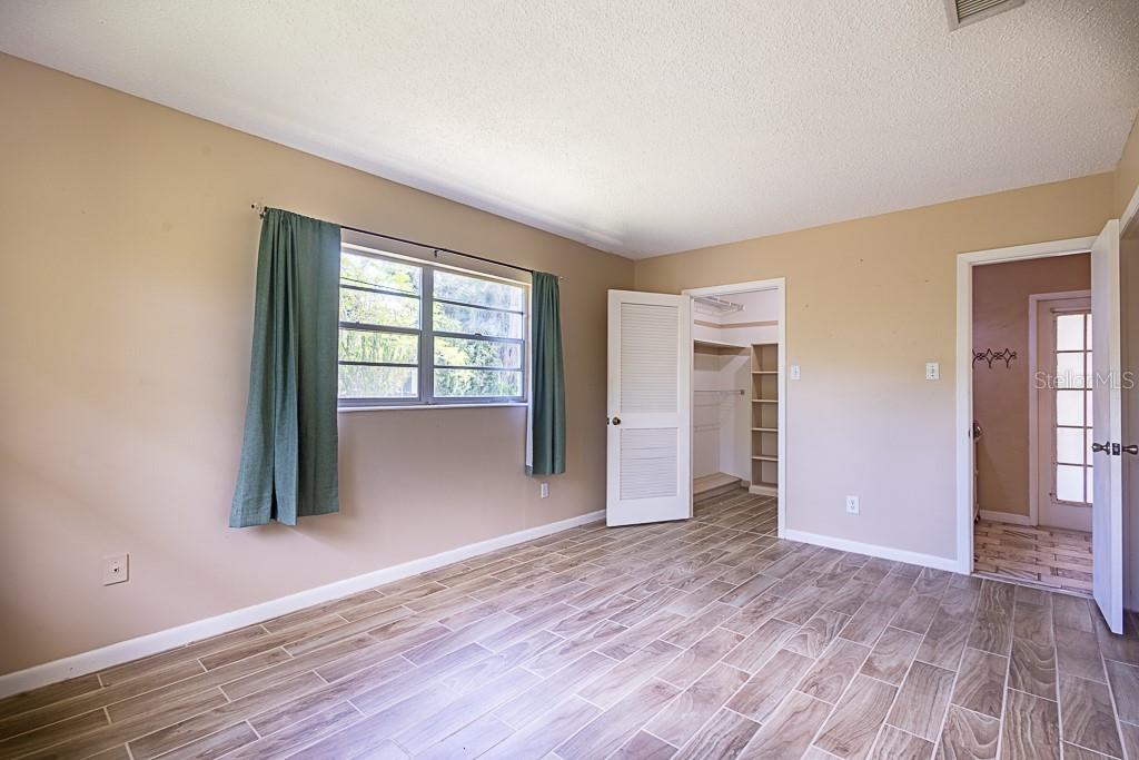 Image 40 of 70 For 107 Palm Springs Drive