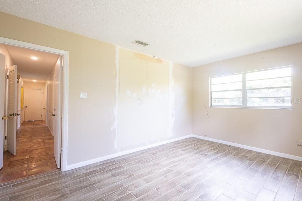 Image 42 of 70 For 107 Palm Springs Drive
