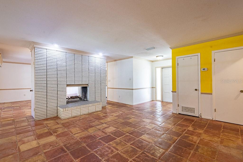 Image 6 of 70 For 107 Palm Springs Drive