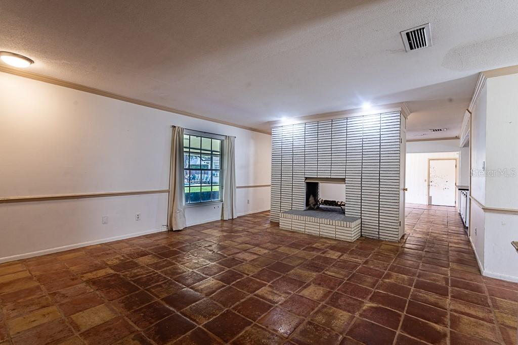 Image 7 of 70 For 107 Palm Springs Drive