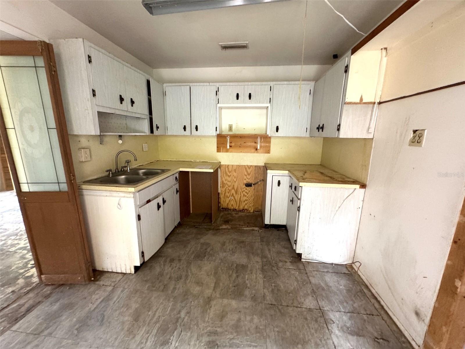 Image 19 of 29 For 6783 78th Avenue N