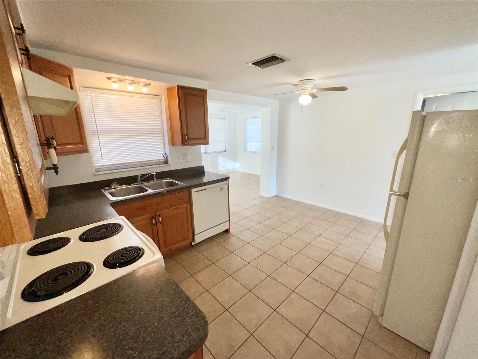 Image 7 of 14 For 5829 Embay Avenue