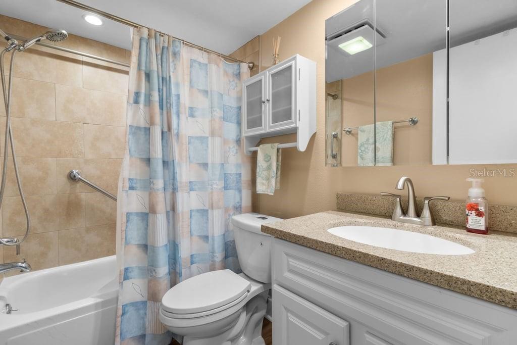 Image 20 of 30 For 11485 Oakhurst Road 200-309