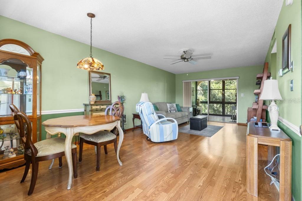 Image 8 of 30 For 11485 Oakhurst Road 200-309