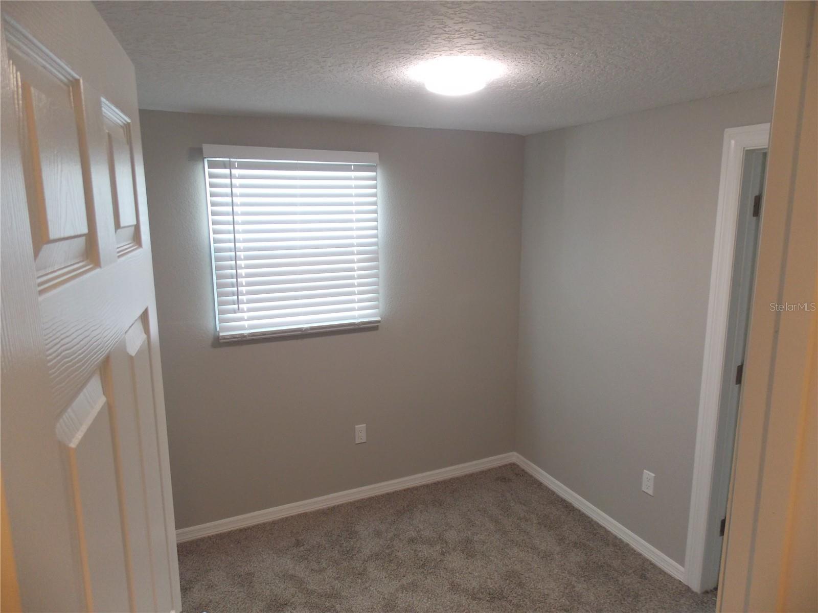Image 5 of 16 For 10422 116th Avenue
