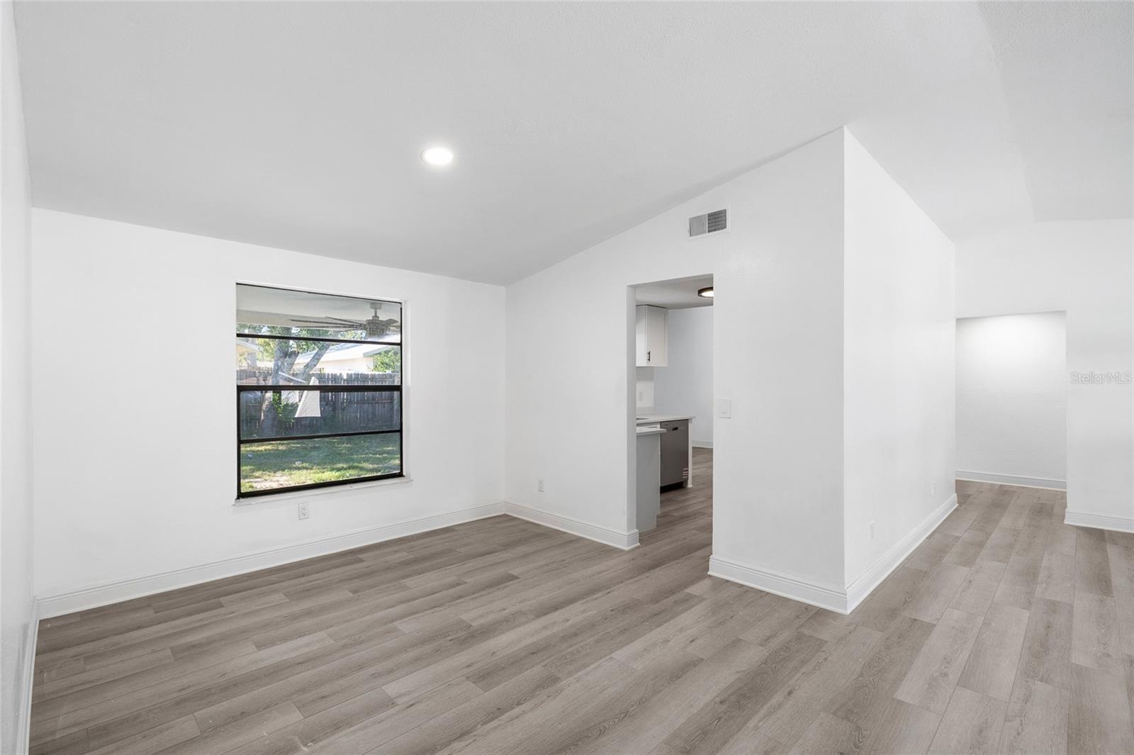 Image 11 of 30 For 10235 Maverick Street