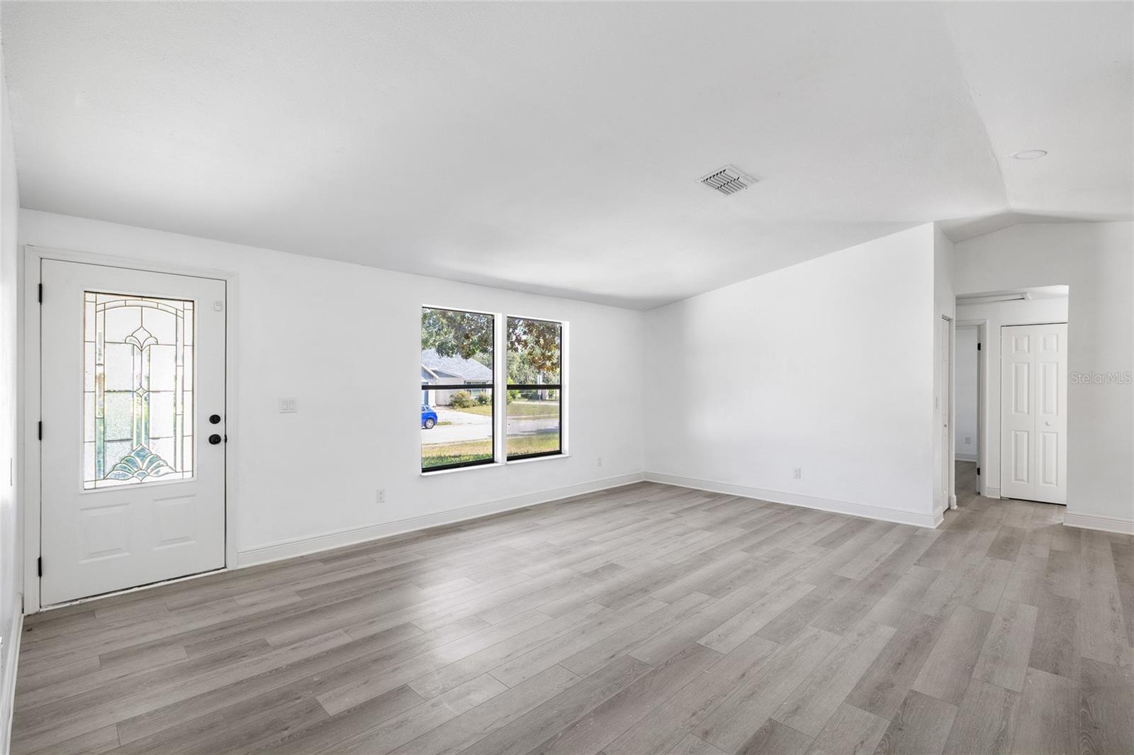 Image 7 of 30 For 10235 Maverick Street