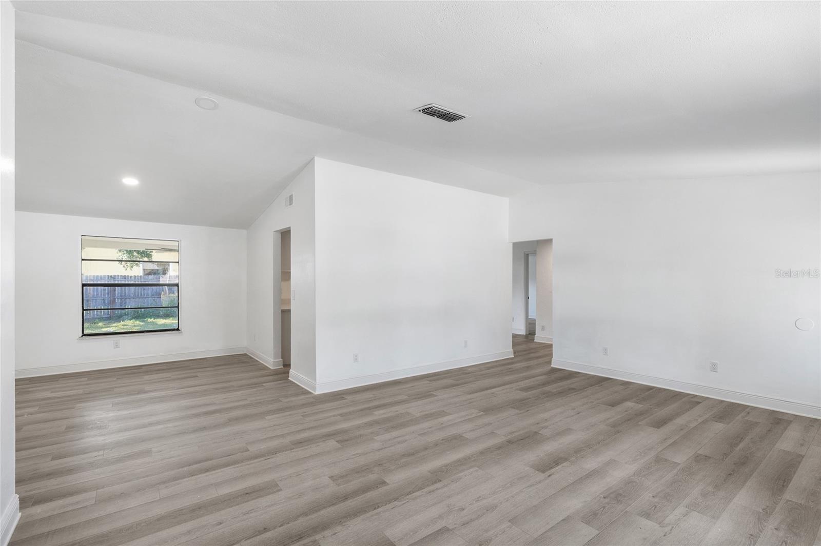 Image 8 of 30 For 10235 Maverick Street